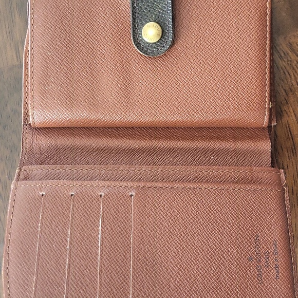 Louis Vuitton KISSLOCK WALLET - Picture 8 of 9